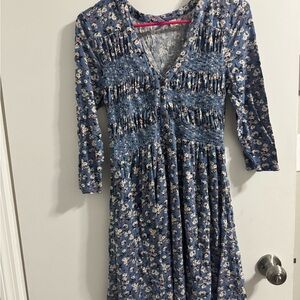 Francesca's Collections Blue Gray V-Neck Midi Sundress